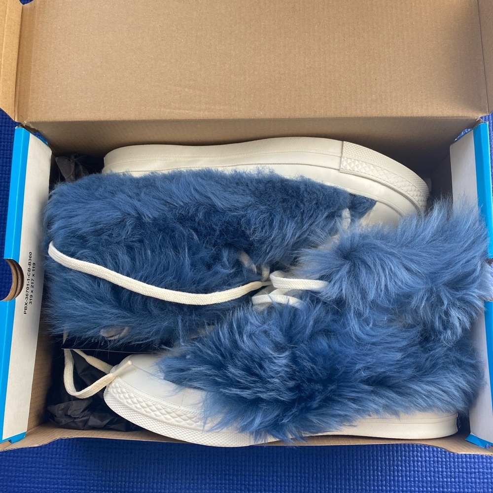 SOLD Ambush Furry Blue Converse - Size 7 Women’s